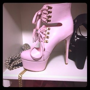 Privileged 6 in heels in powder pink